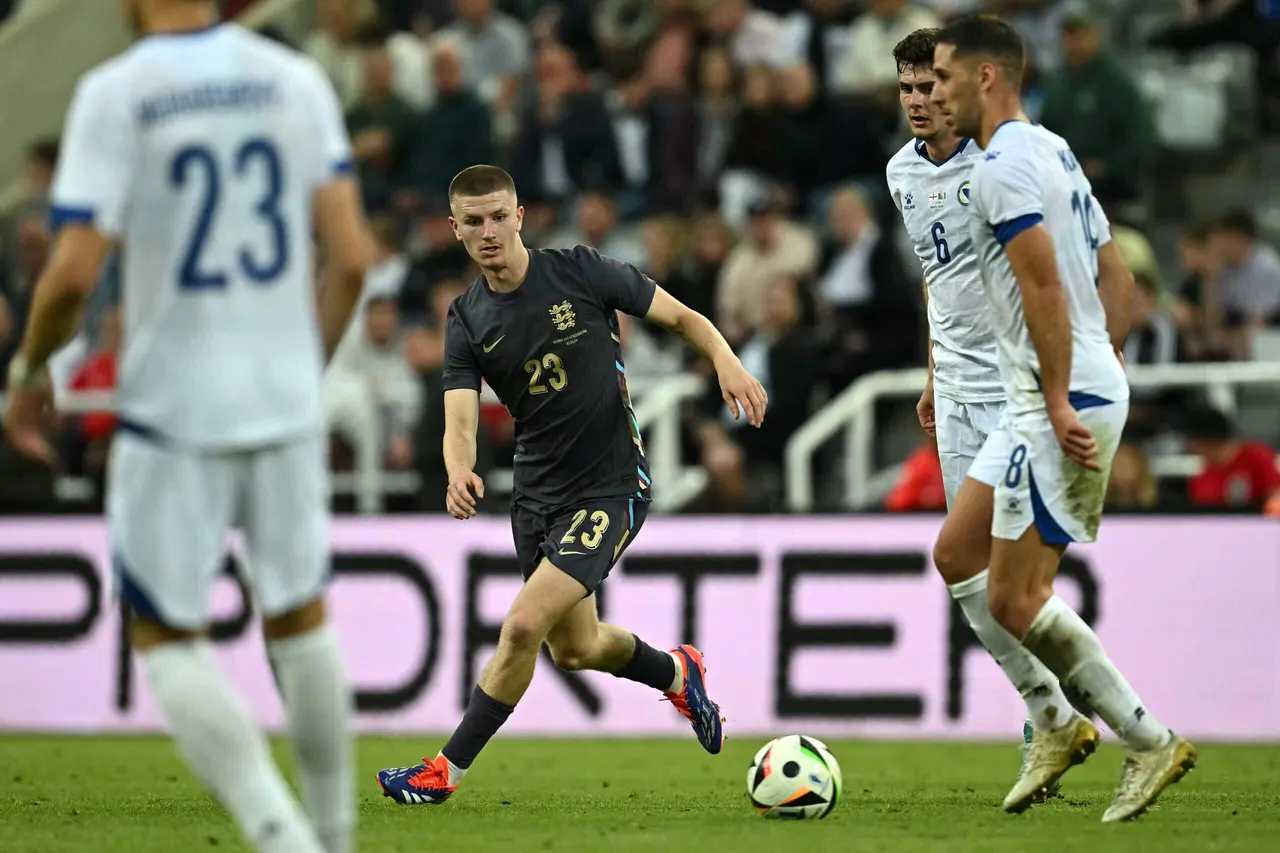 lol官方-关于清晨本菲卡调整名单以备意大利杯，完成体检环节打磨，压力陡增，训练强度明显提升的信息