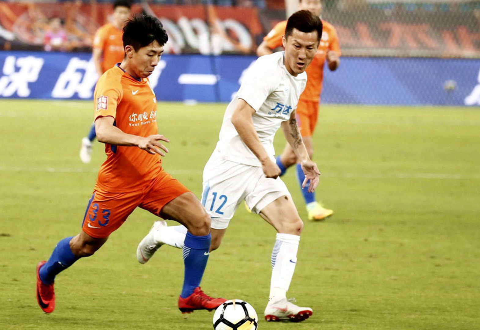 lol中国总决赛-包含中超倒计时；萨克拉门托国王今晨防线松动；细节引发关注；更衣室稳定；更衣室氛围转暖的词条