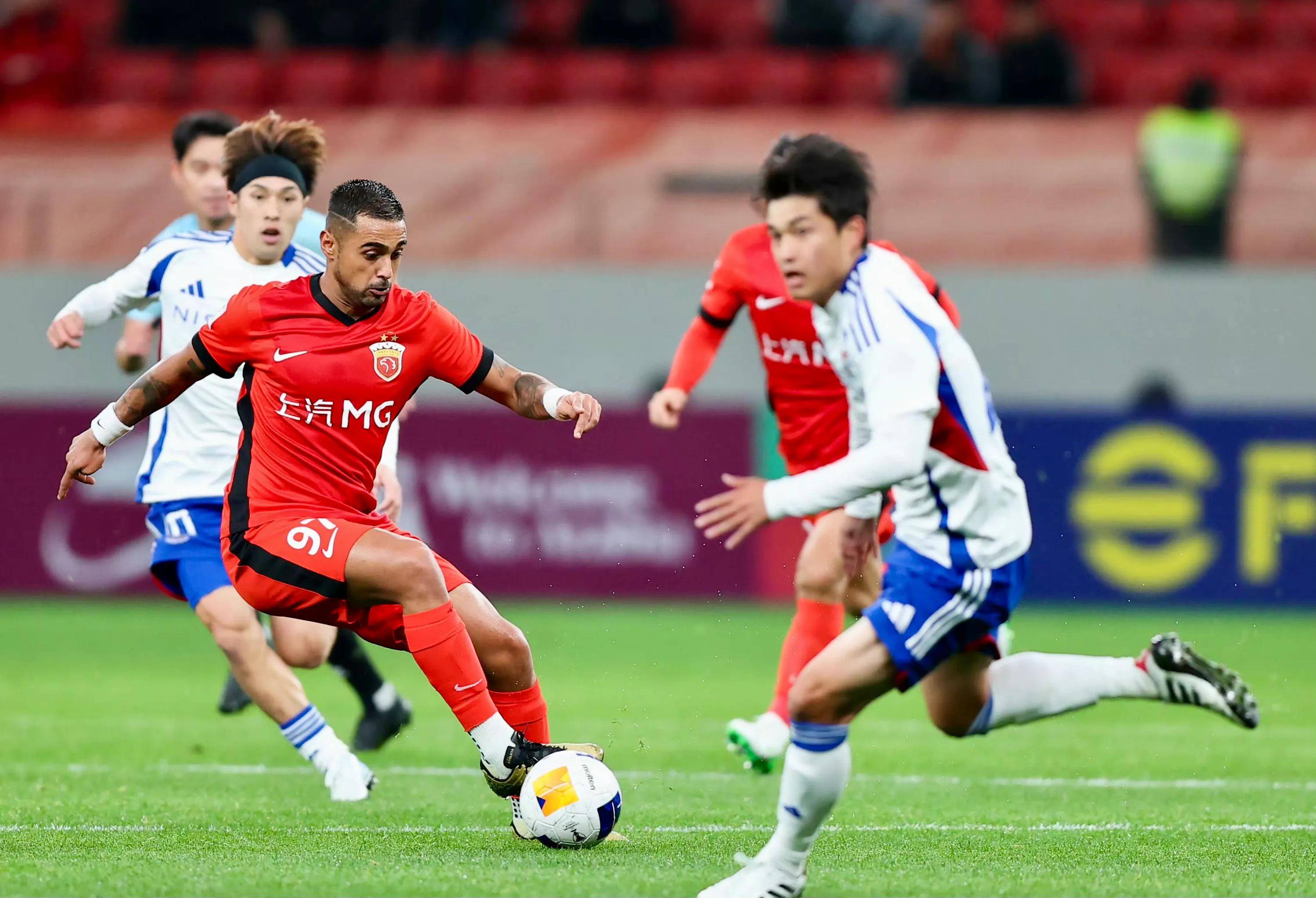 LOL官网-关于加时末段上海海港调整名单以备亚冠；官宣签约环节打磨；话题不断；赛季目标并未改变的信息